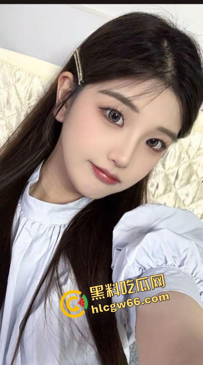 上海02年的『卫林敏』人模狗样，专供金主射精，绿帽男友绿得像青岛啤酒成全网最惨小表弟！-2