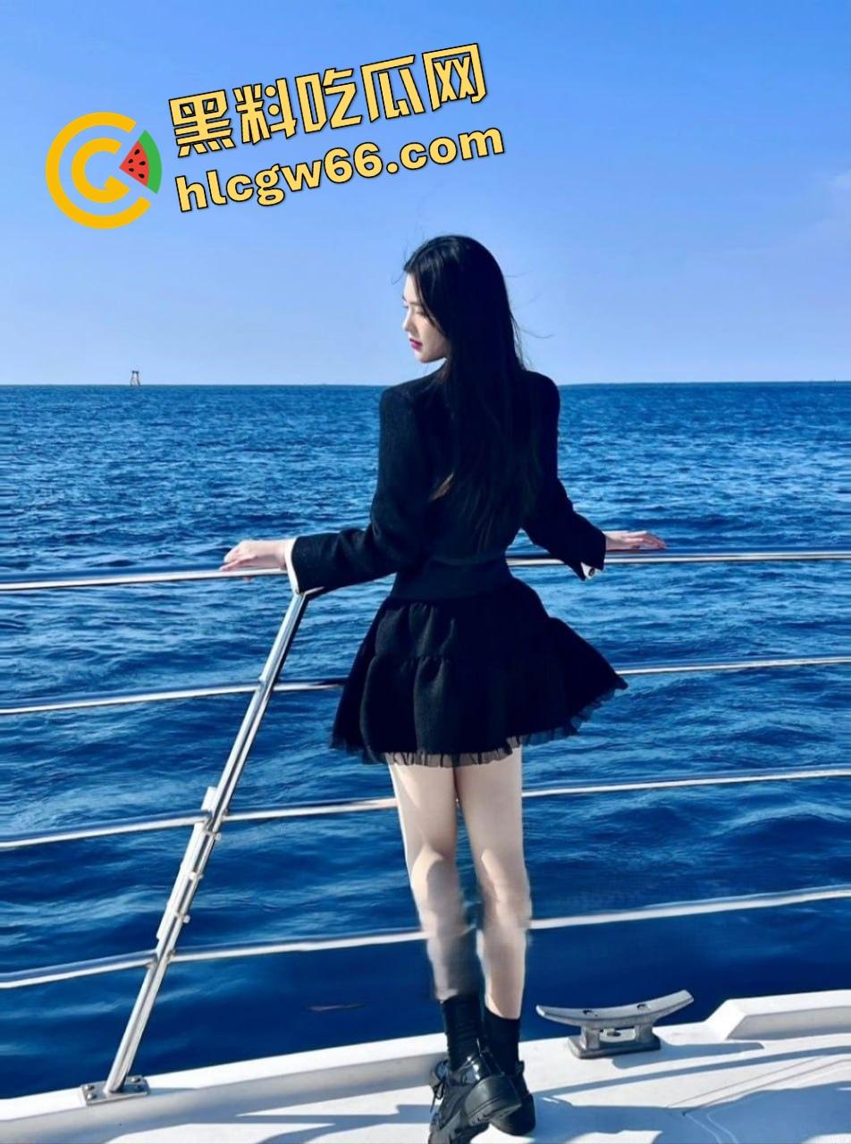 上海02年的『卫林敏』人模狗样，专供金主射精，绿帽男友绿得像青岛啤酒成全网最惨小表弟！-5