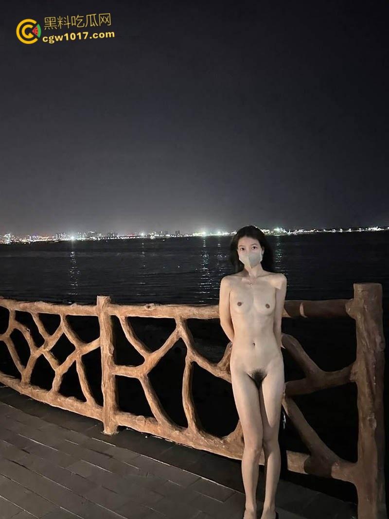 沈阳小母狗【李思琴】，与炮友约炮偷情，户外露出激情十足，深喉口交挑逗不断，粉嫩白虎被无套爆操 ！-4