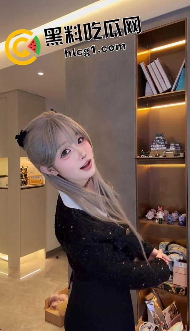 抖音小屁大王【屁小六】 内网网红 外网福利姬 最新反差付费资源 完美的屁股绝对对得起名字-1