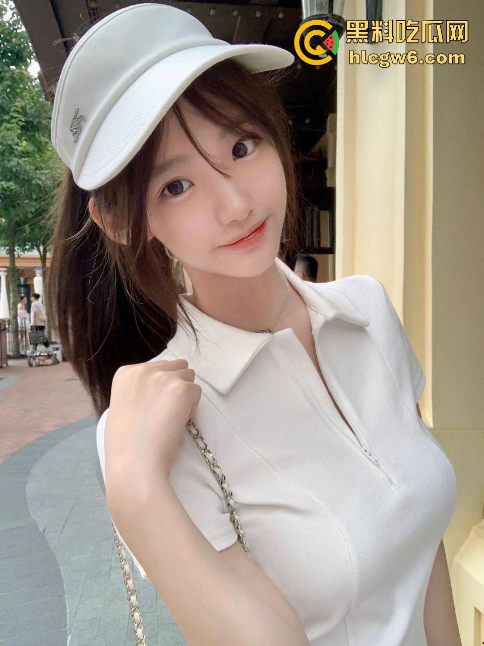 石家庄拜金人妻【林科汝】背着老公借口住闺蜜家，深夜出来陪两开路虎哥们3P，伺候得人骨头都酥了LV到手！-5