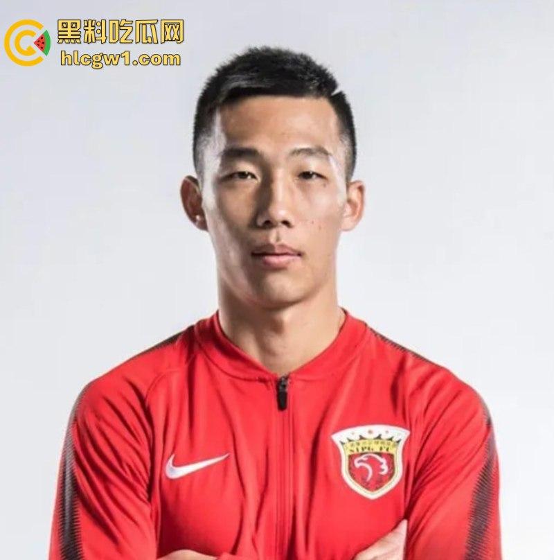 国足队员【贺惯】被爆双飞母女 老少通吃 把人家老妈操得起不来床 牛逼！-1