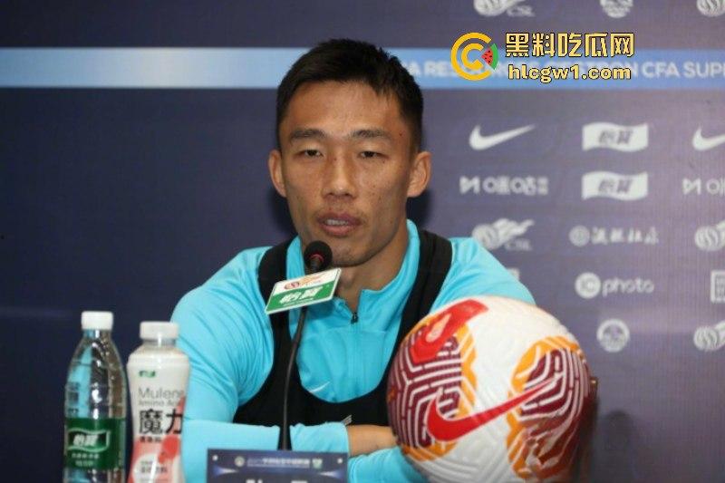 国足队员【贺惯】被爆双飞母女 老少通吃 把人家老妈操得起不来床 牛逼！-8