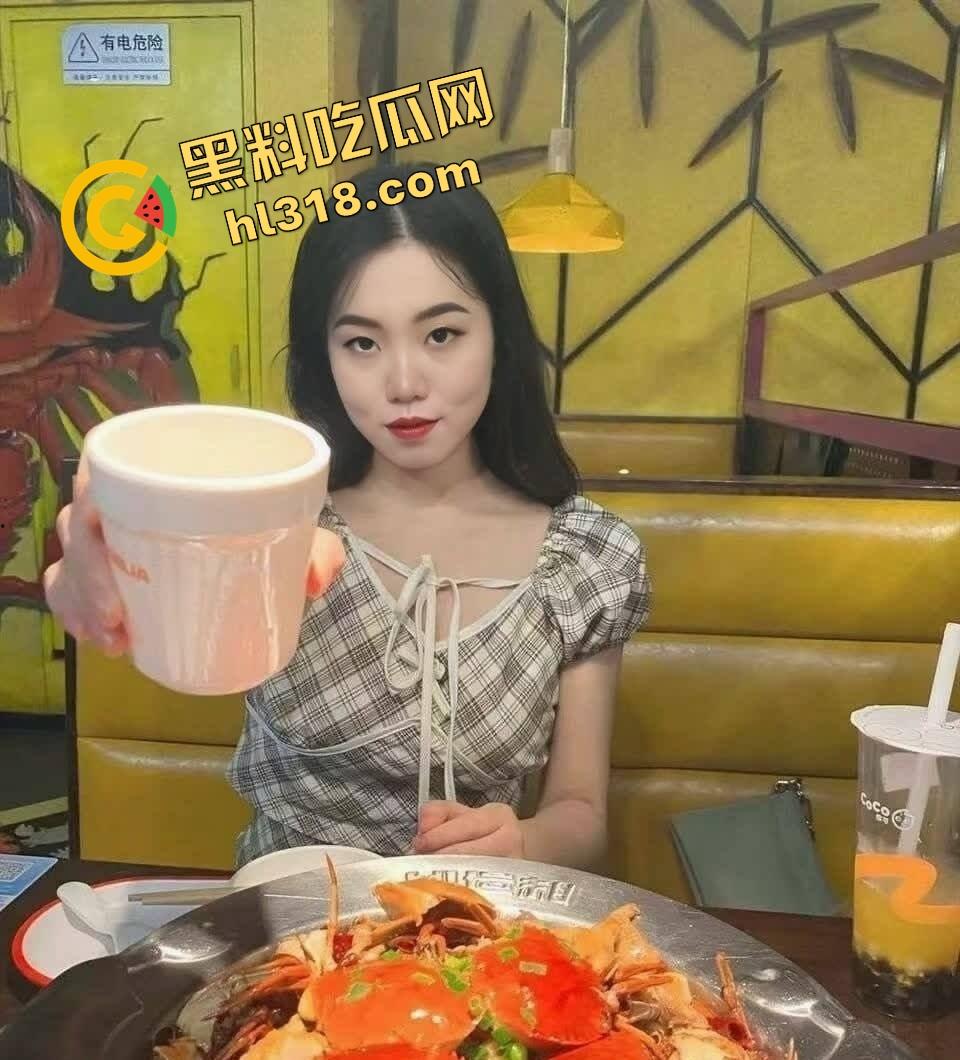 北京昌平98年骚货『孙晔子』裸身电梯诱惑、楼梯间后入被操成水管，内射后还夹着精液打卡上班！-3