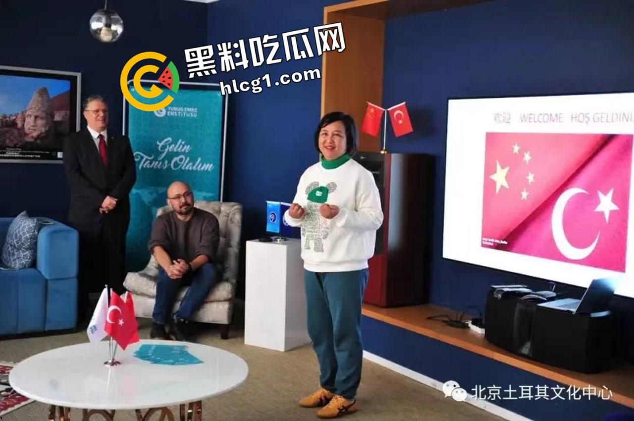 北京使馆车堵路事件 嚣张大妈说自己有外交豁免权 扬言警察来了都要滚 博主舒克和贝塔发布被删原视频-5