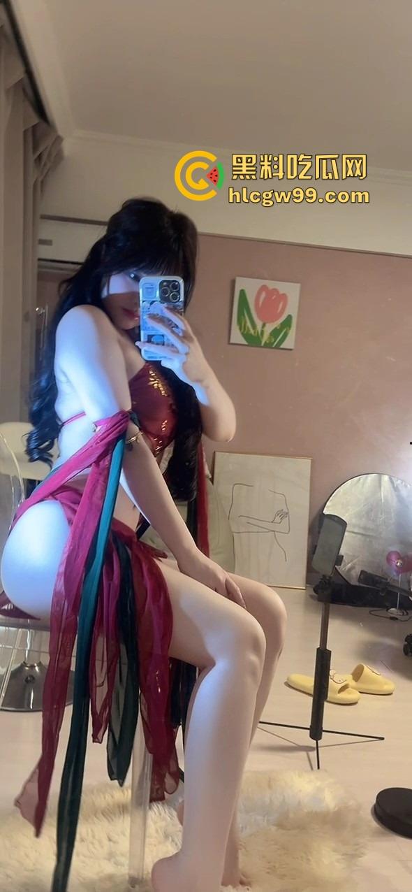 B站主播『Dear诱诱』情人节榜一大哥体验女友服务，互联网卖逼新模式，1000软妹币起步包天随便玩！-5