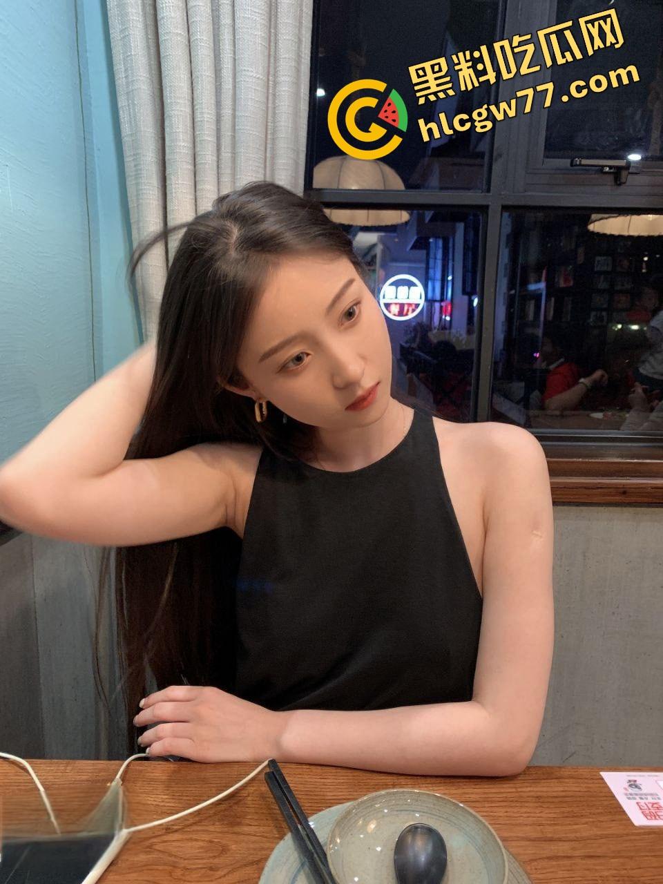 杭城艺术学院高颜值女大学生【蒲悦蓝】从白裙学妹到富二代的性奴肉狗，被PUA调教成掰逼求操的反差骚货！-5