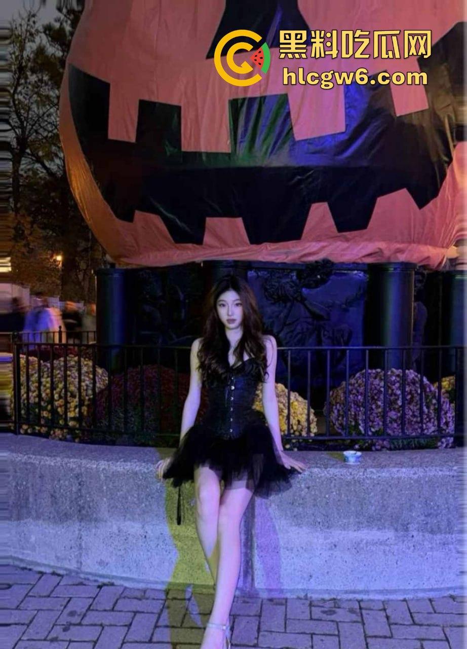 上海舞蹈生【刘静雯】视频泄露，车库男厕所双场狂操，清纯小浪货玩到腿软尿湿地，骚浪得让人头皮发麻！-6