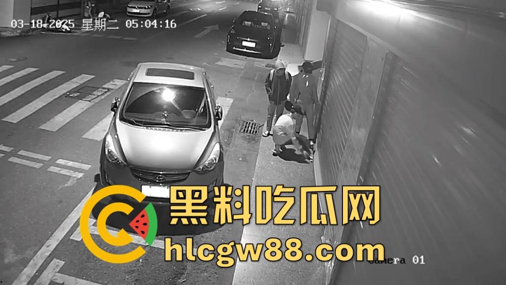 海南陵水新华街中国珠宝遭撬门进屋偷盗 大量黄金丢失 3名嫌犯以快速抓到1名到现场指认-13