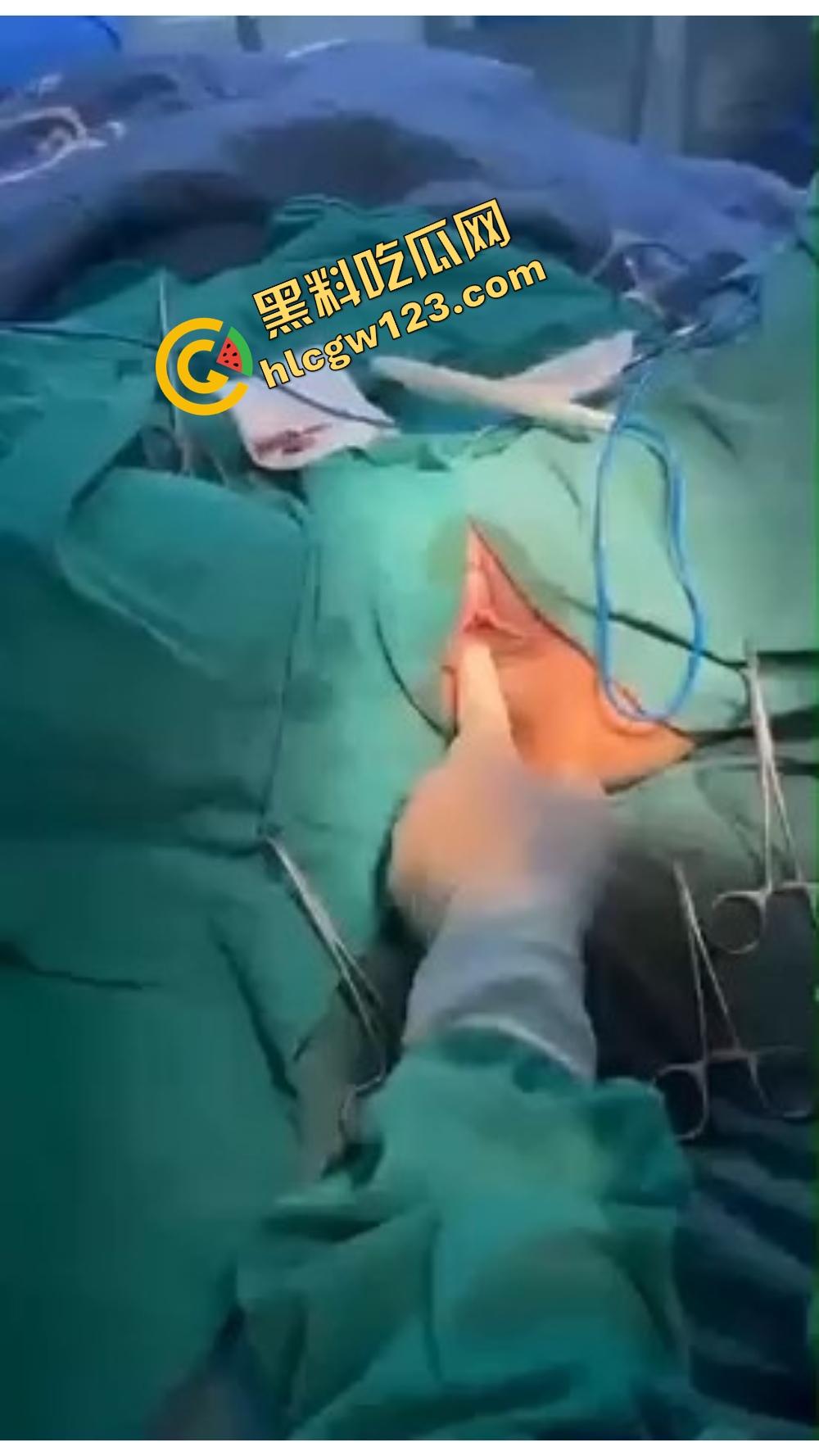 别再幻想什么天生紧致了，都是海克斯科技硬给收的，这年头的小穴，哪有天然紧的？没整过你都不配叫tight！-4