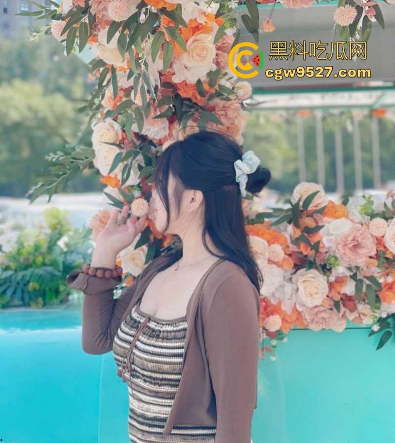 长春反差母狗【吴晓霞】欠干的娇躯被老公操得欲仙欲死，奶子和小穴被干烂，全程淫叫求饶不止！-4