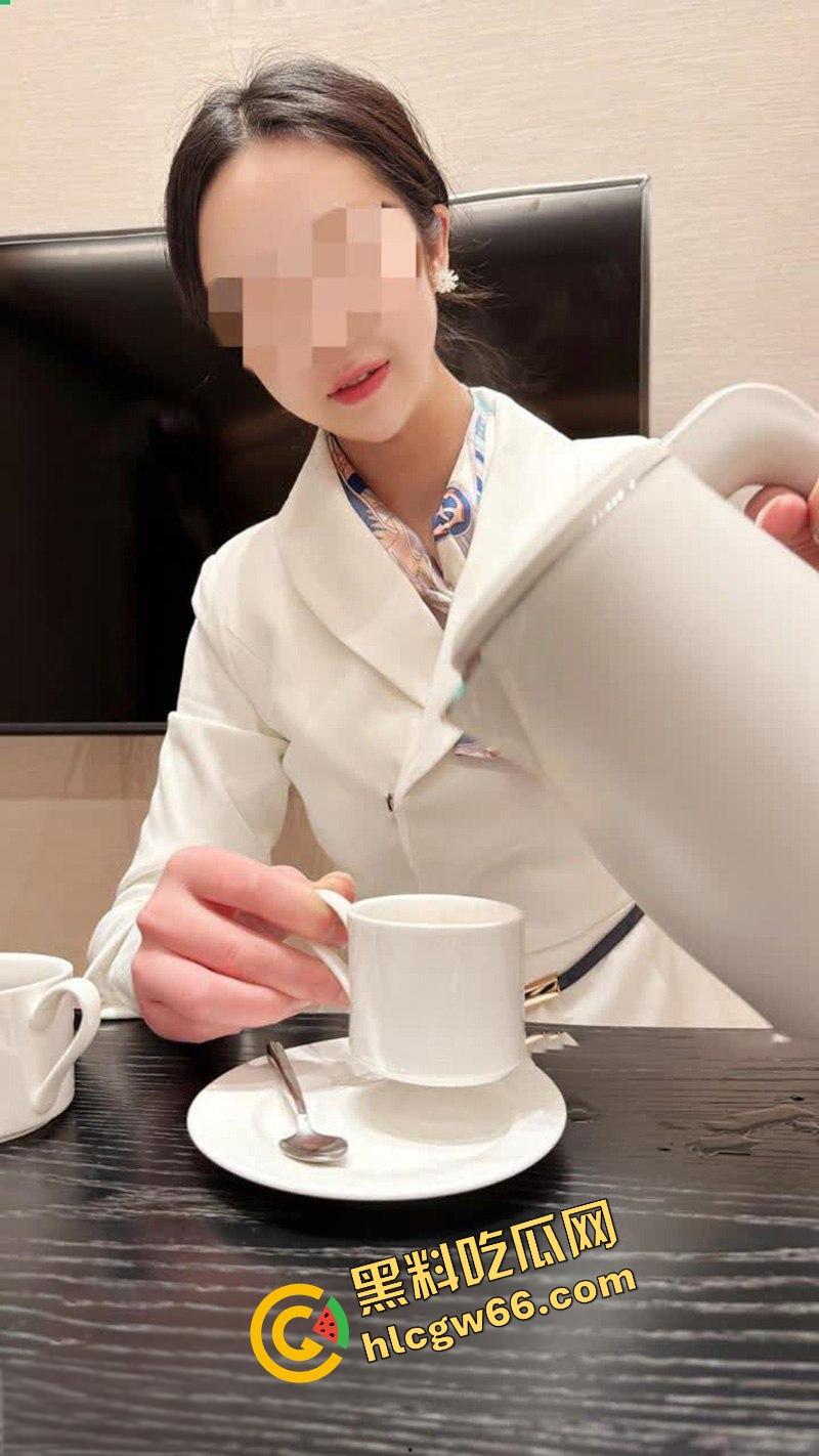 海角乱伦猛神女神节接亲姐下班爆菊狂射，御姐正装掩不住骚魂，嫩后庭喷水操成母狗样！-3