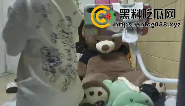 阜阳小骚狗反差烂货【张涵余】嫩脸勾人，背地里逼洞被男人捣烂，男友连毛都没碰过！-7