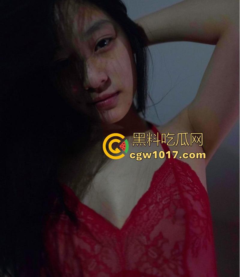 英国高颜值留学生性爱视频惨遭曝光，极品尤物身材，舔屌口技一流，无套后入爆操热精灌满骚穴！-3