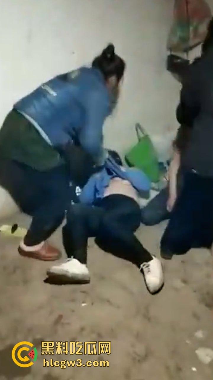 都是骚贱代言人!大型真实捉奸现场合集:铁打的小三 流水的逼 不变的女人改不了的骚-2