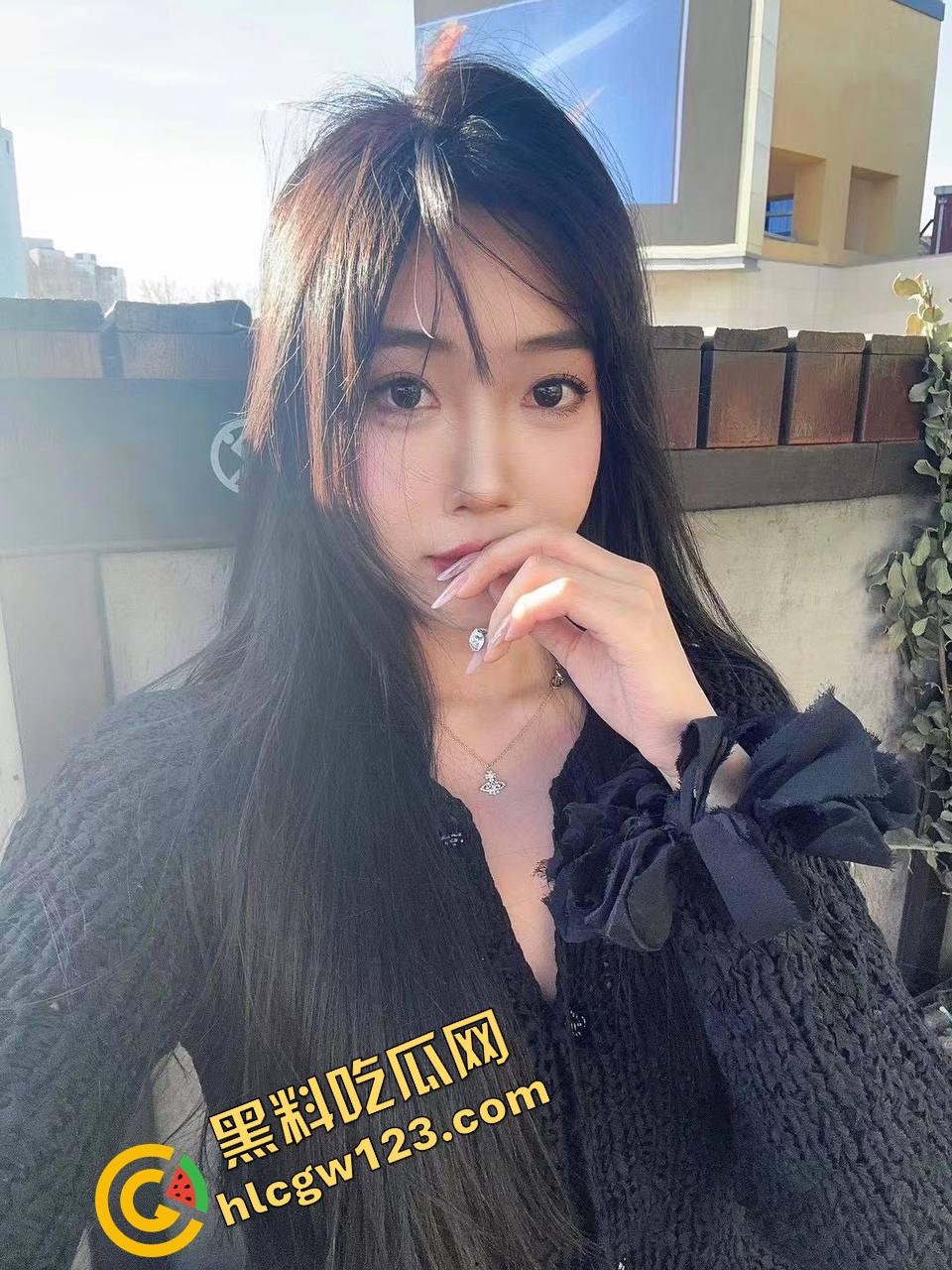 广东骚妹新招数流出，口交不加糖不带感，嘴含跳跳糖猛舔猛炸，龟头被炸成炮仗鸡炸得滋滋响！-3