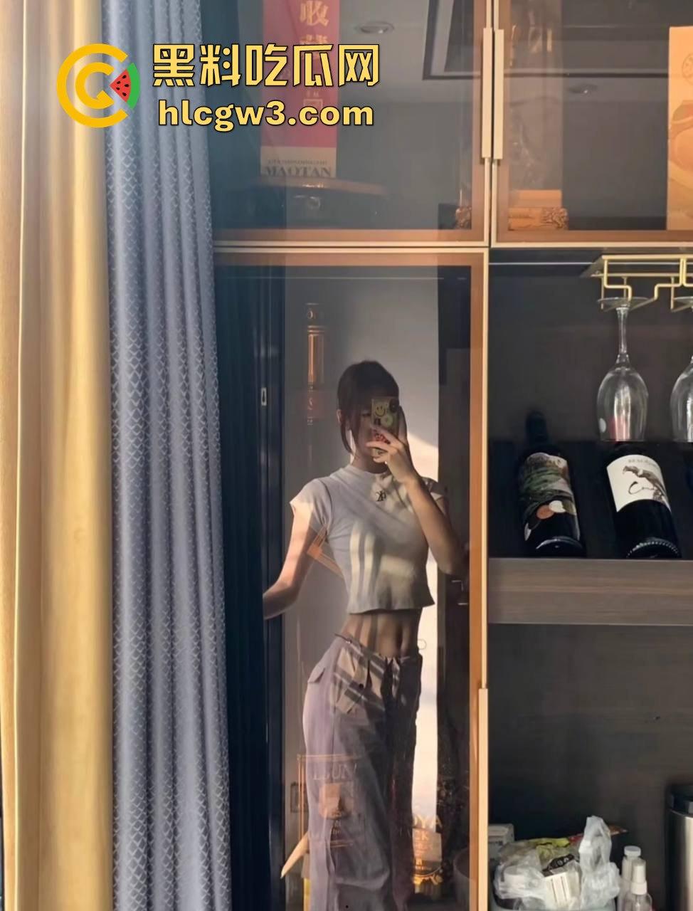 河北清纯反差女友【张梓萱】性爱视频疯传，娇嫩粉穴被操到翻白眼，叫声甜得腻人！-9