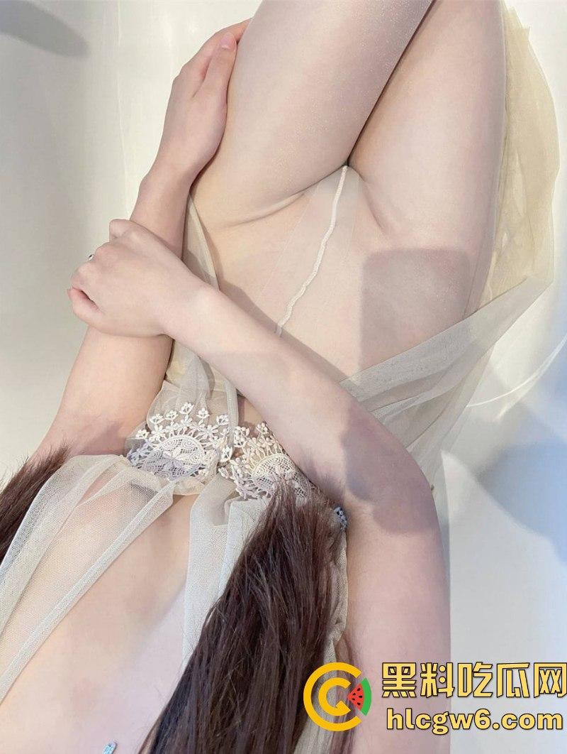 秀人网红模特女神【唐安琪】大尺度写真私拍！性感家庭医生情趣内衣搔首弄姿 油量奶油肌肤性感爆表！-5