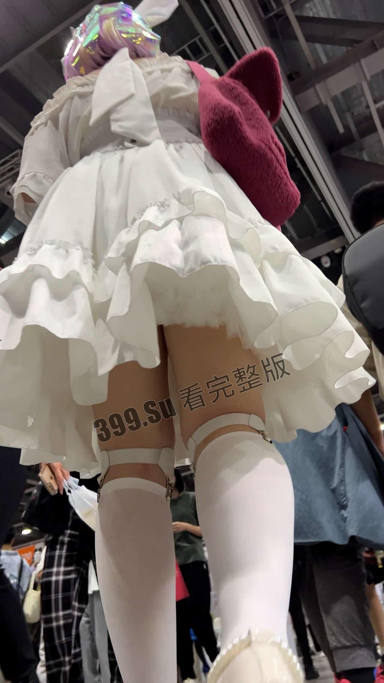 #偷拍 #抄底 无孔不入  当今色友真的是艺高人胆大-2