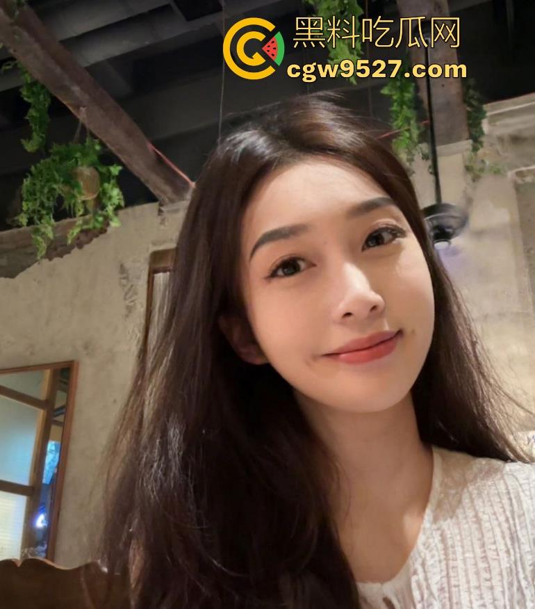 重口扩阴，精神小妹为我们展示弹性大逼，手掰肥逼呼吸一收一缩，这种肉棒进去不得夹爽死！-2