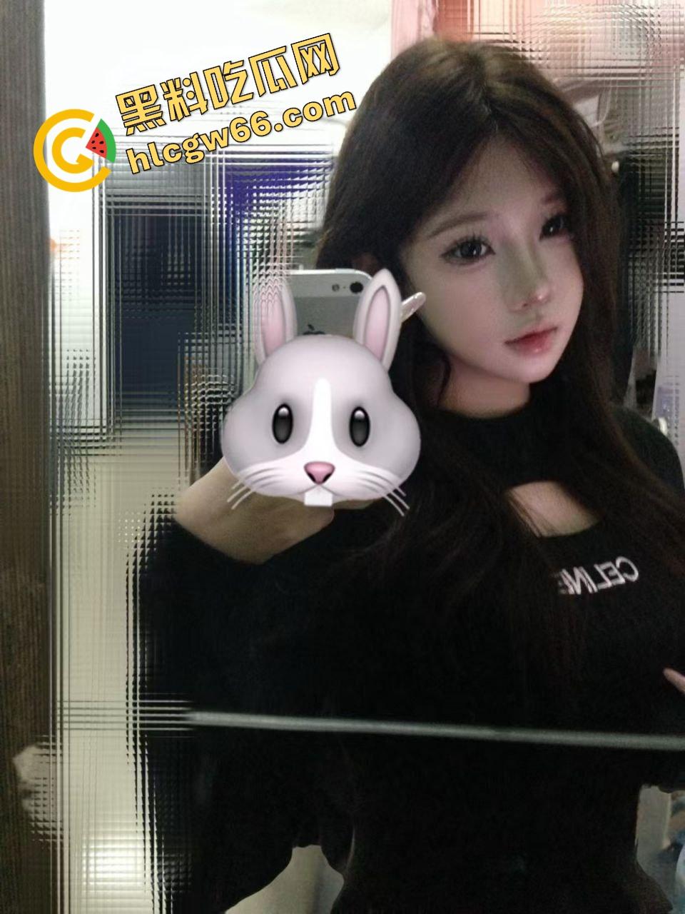 青岛高冷舞蹈老师『刘倪』酒后车震不过瘾，自己撕开黑丝小穴坐上来骑，操完还嘴巴张着要你射脸上！-6