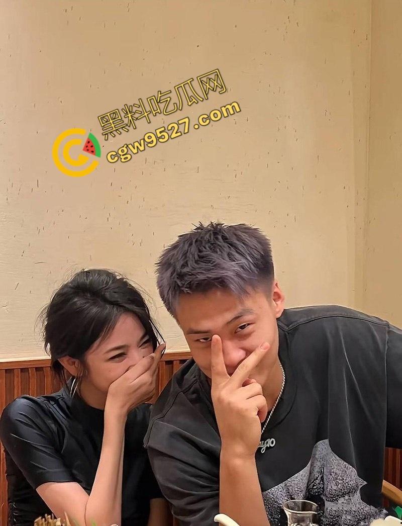 抖音女网红【Yuri睿哥】网上哭诉男友【陈观宇】出轨，不仅在自己床上乱搞，还拍摄大量做爱视频-4