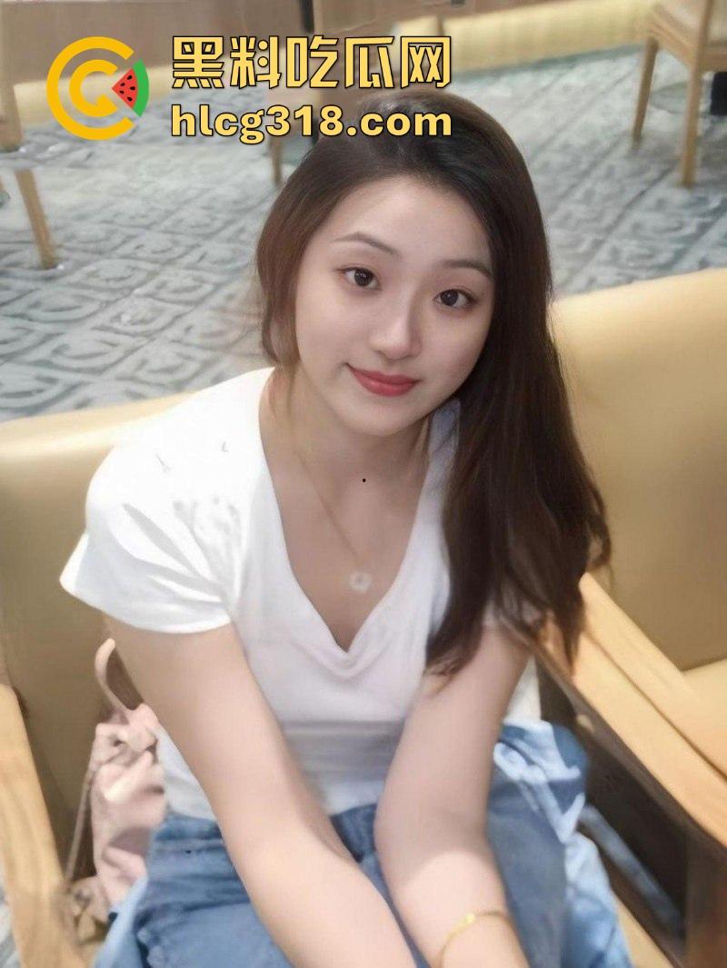 陕西西安美术学院【郑芊芊】出租屋苦练姿势为下海做准备疯狂练技， 一心下海搞钱，男友成她的工具！-2