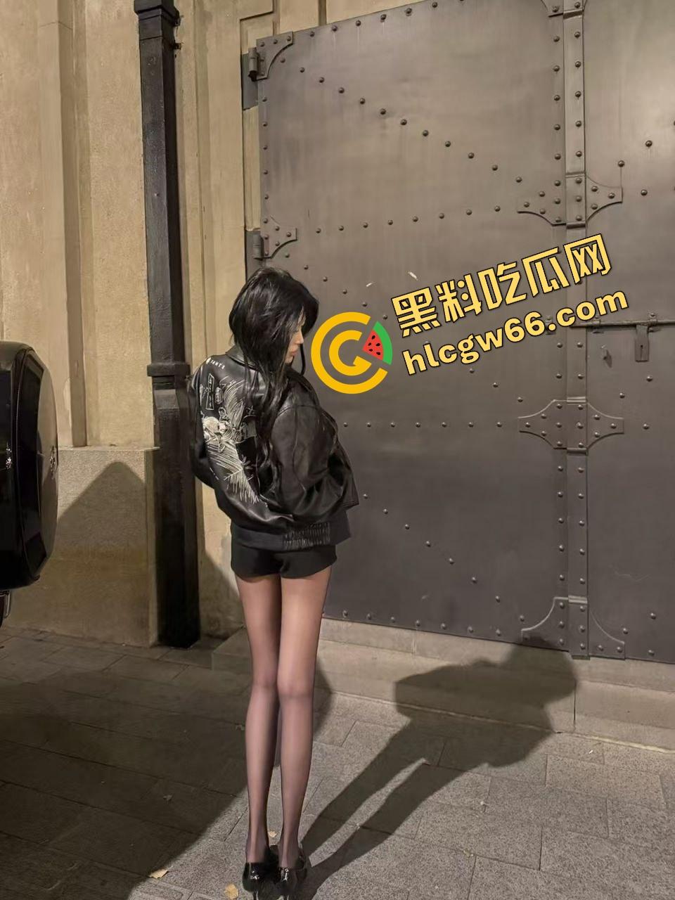 抖音哈尔滨人妻【辣妈康康】大尺度福利视频流出!黑丝肥臀自慰喷水,假屌猛插嫩逼淫叫爽翻天!-2