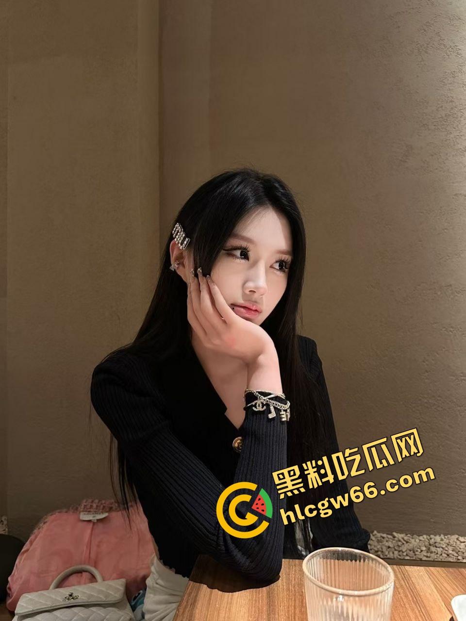 抖音哈尔滨人妻【辣妈康康】大尺度福利视频流出!黑丝肥臀自慰喷水,假屌猛插嫩逼淫叫爽翻天!-8