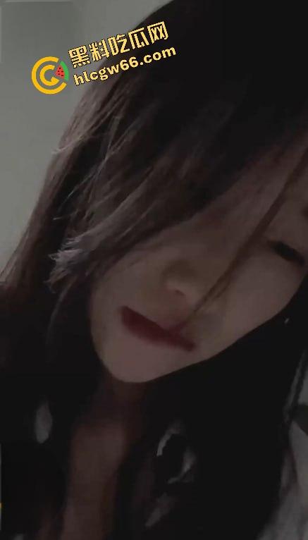 抖音哈尔滨人妻【辣妈康康】大尺度福利视频流出!黑丝肥臀自慰喷水,假屌猛插嫩逼淫叫爽翻天!-9