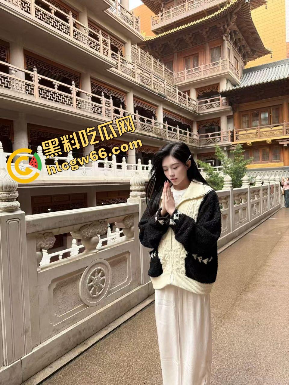 抖音哈尔滨人妻【辣妈康康】大尺度福利视频流出!黑丝肥臀自慰喷水,假屌猛插嫩逼淫叫爽翻天!-19