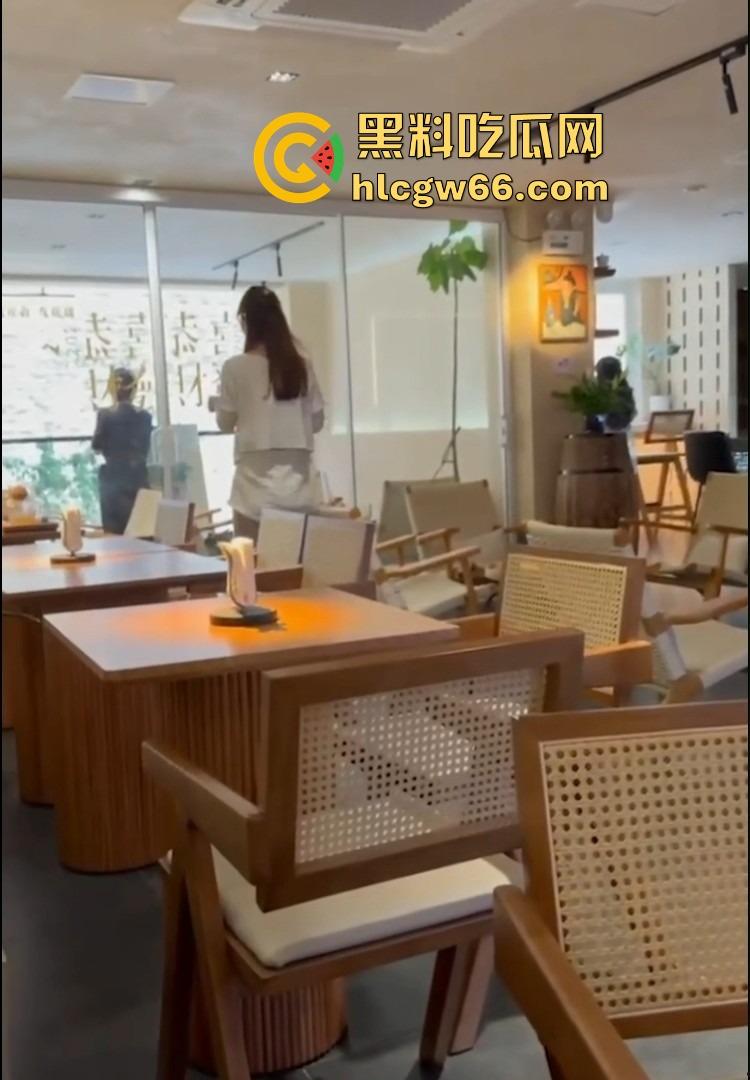 群友分享约了个考研学霸大学生，嫩得掐出水，写完作业才让日，酒店开房都不忘冲刺一战！-4