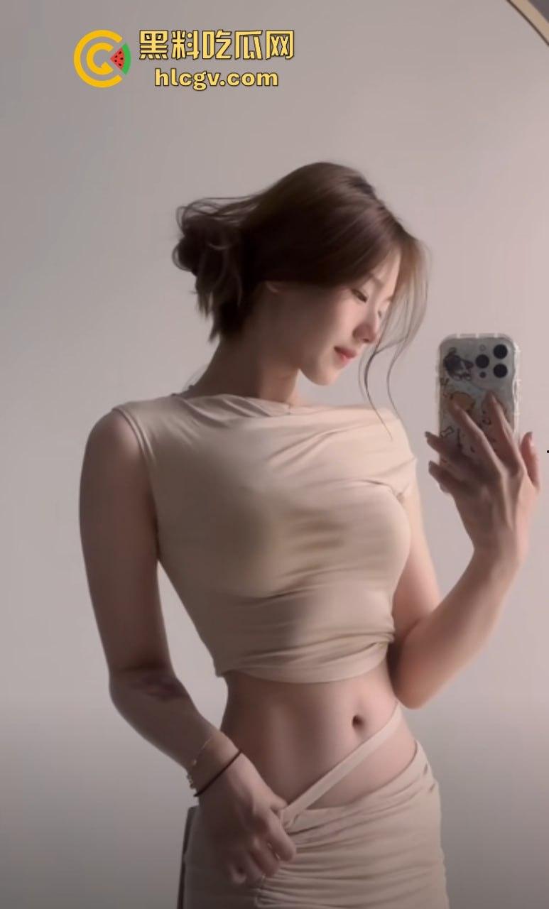 抖音网红【土豆凡凡】不雅视频流出 怼脸实拍口交肉棒还被其无套狂插-4