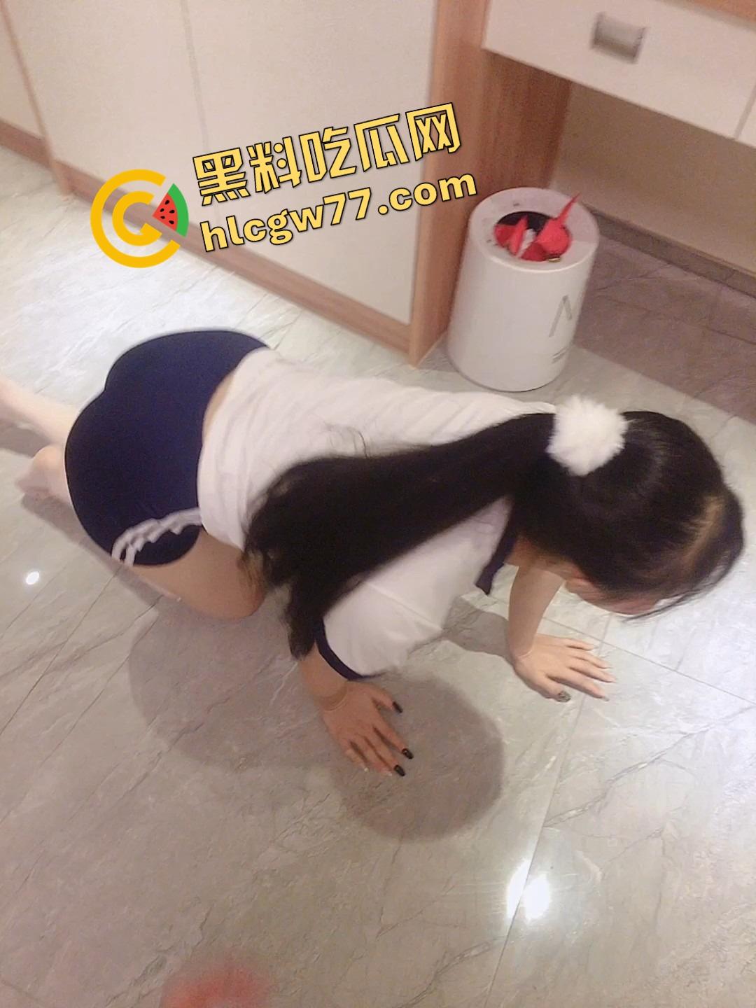 南昌财院【钱西西】面试前刚写完入党申请书，晚上就给人骑，床上爽的脸都被干变形！-10