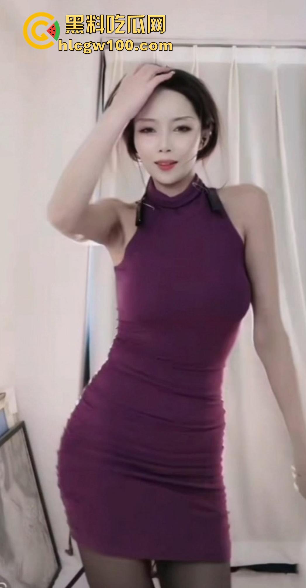 抖音快手高学历骚货【思刀普】视频外流，炮机插穴骚到飞天，情趣内衣一字马淫舞掰腿露逼，高知母狗的淫荡秀真6！-5