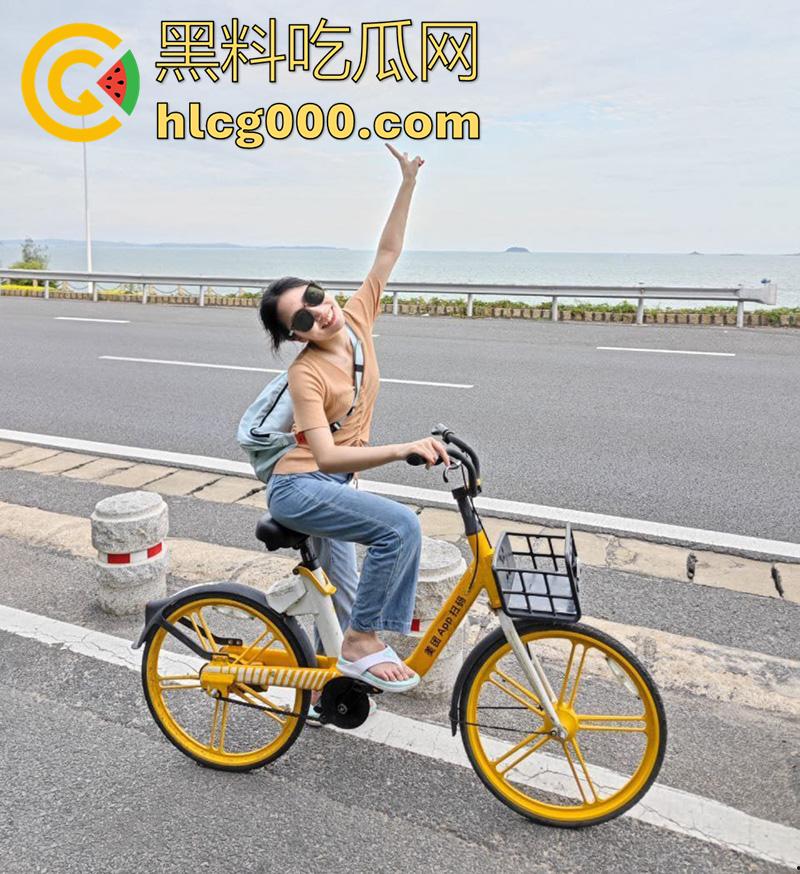 青岛港湾职业技术学院【李琦杉】，表演艺术专业母狗，为了买包和奢侈品，被富哥包养各种调教！-4