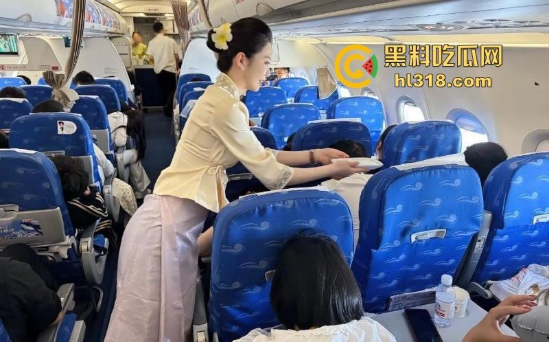 四川航空99年空姐【张美丽】气质空姐化身淫乱骚逼，欲望爆棚四处寻欢求操，骚到骨子里！-1