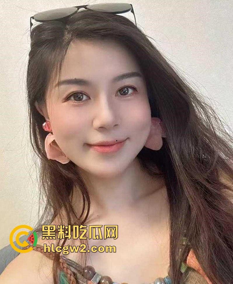 极品女友【谷婧瑶】清纯颜值下的淫荡秘密！自拍大放送 超大按摩棒狂插粉嫩蜜穴 身材火辣妖娆，性感撩人到爆！-1