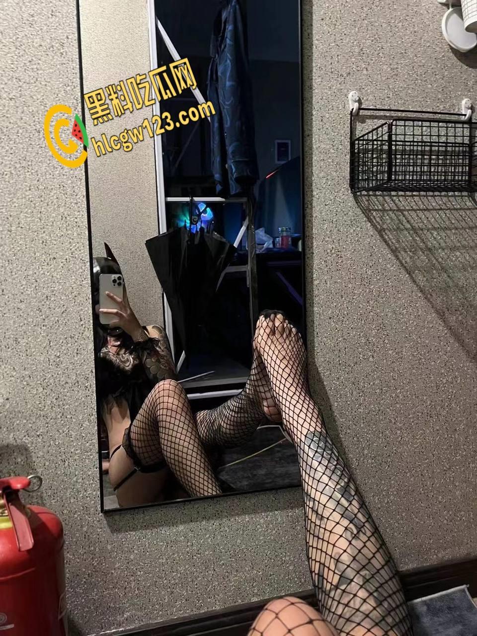 高颜值女大学生【陈思琪】,淫纹黑丝诱惑,粉嫩骚穴菊花被舔爆,轮番后入内射尖叫!-4