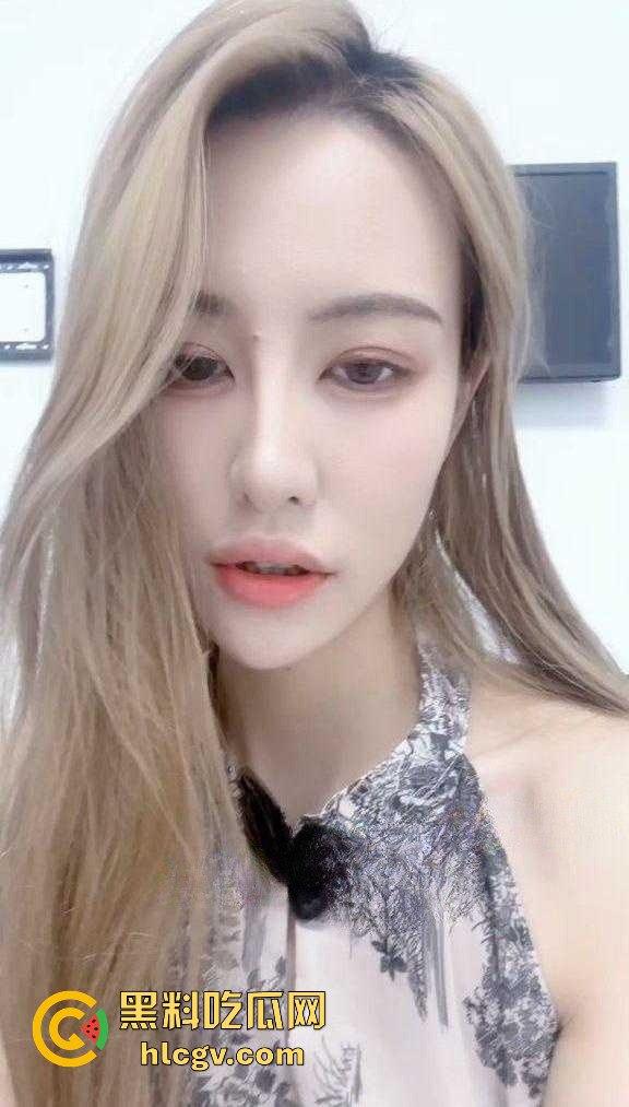 抖音网红【小瑶瑶c】大尺度裸聊！保时捷4S店美女主播下海，裸聊视频曝光！-6