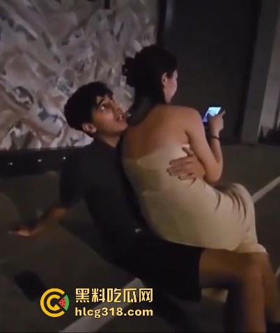 巴西牛排具象化，印度旅游博主偶遇摩洛哥男子搂抱中国女友，男子回答称中国女人是世界上最好追的女人！-3