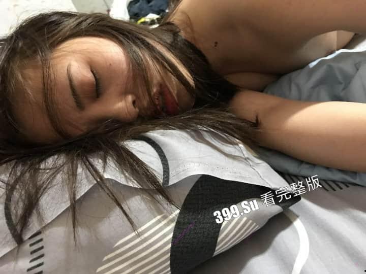 长相甜美的大一新生 抢手学妹被校内老油条设酒局灌醉  带回房间拍摄迷奸视频  露脸无套内射-18