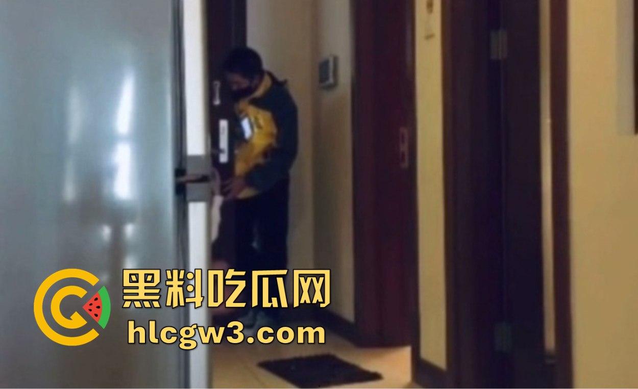 女主播点外卖不为吃饭只为约 饥渴骚逼勾引美团骑手大叔 威胁差评强行打桩 美团骑手宣传片年末升级？-11