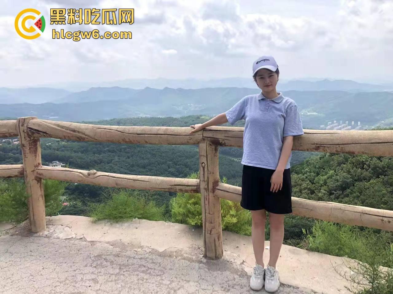 绿帽大瓜曝光!沈阳人妻『苗青凤』房产中介成公交车,独乐乐不如众乐乐,男人全城轮番上,这绿帽绿得发光!-7