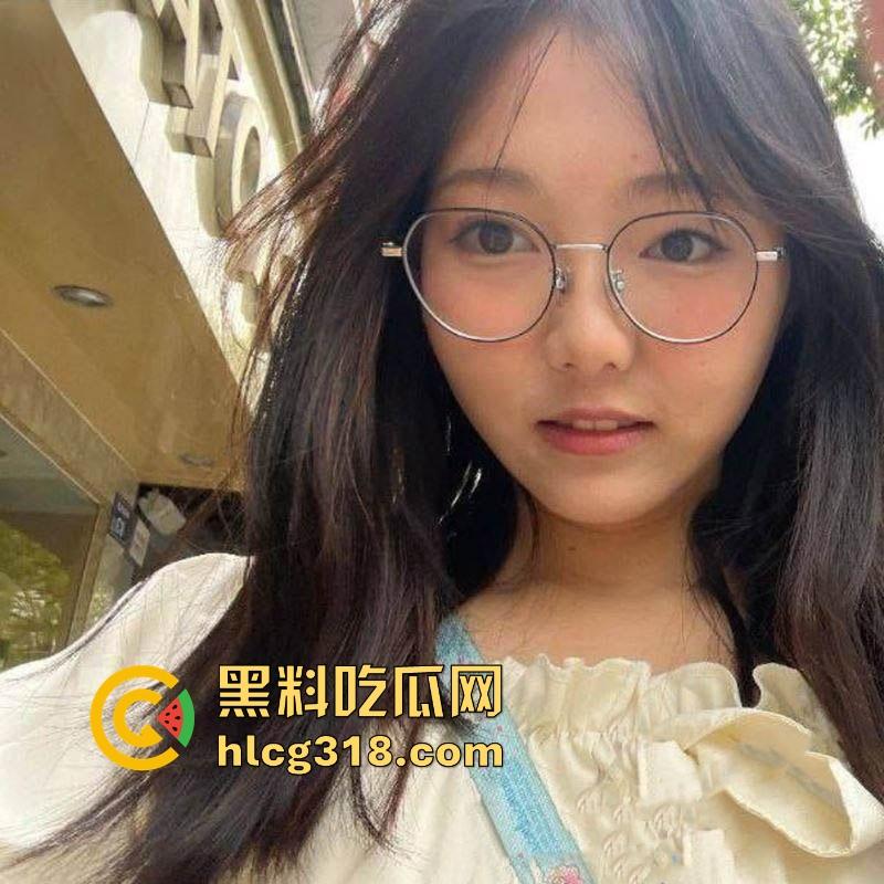 南京理工大学大一学妹【刘文静】性爱视频曝光，淫荡反差，白天清纯乖巧晚上化身精液收割姬！-1