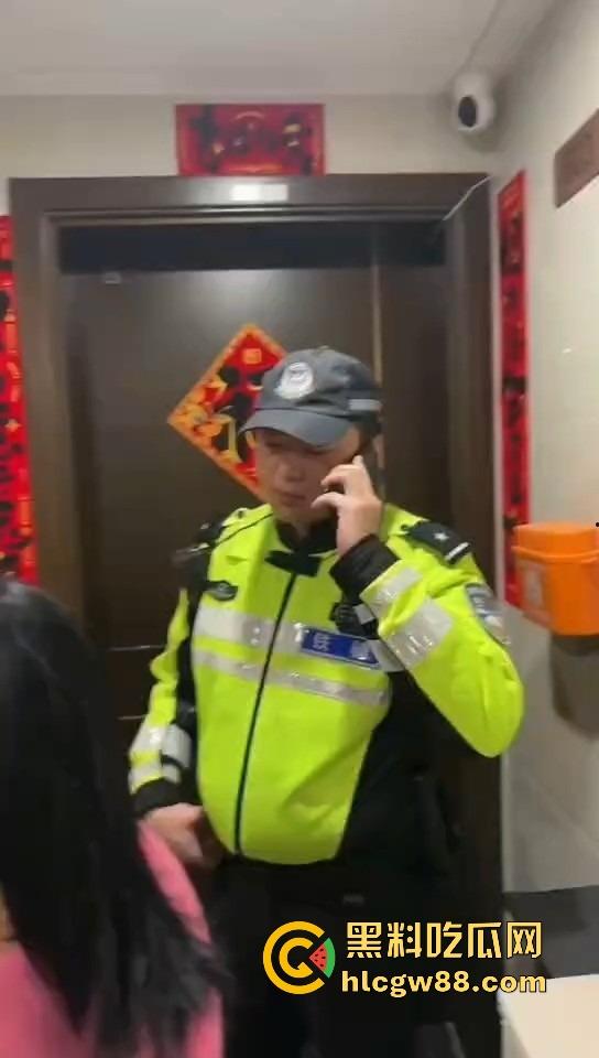 佛山小区惊现高端住宅墓园，业主直接把家改成骨灰堂，邻居吓得不敢回家，这TM谁顶得住？-14