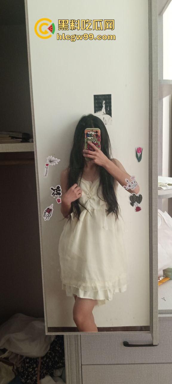 河北师范大学05届英语专业学姐【田熙】COSPLAY爱好者自拍曝光，白虎嫩穴开档黑丝让人看傻眼！-1