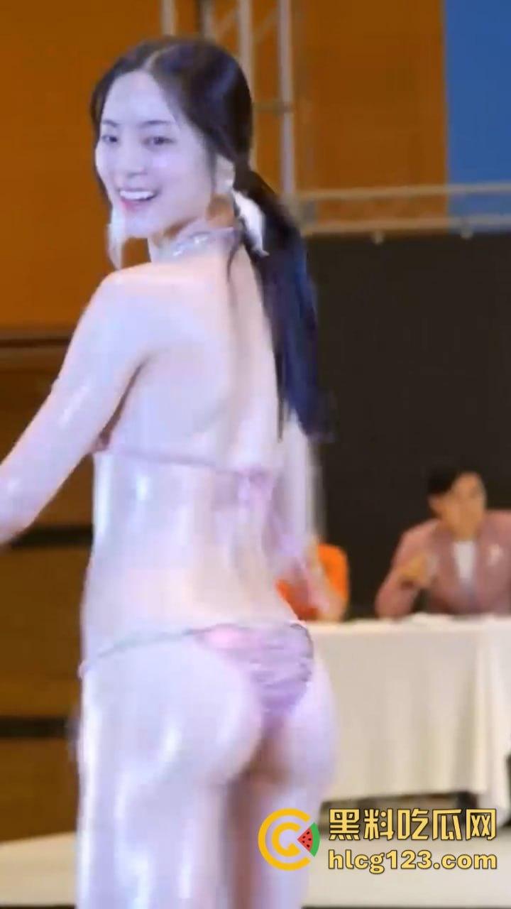 真美！性感模特【娜娜】健身尤物大尺度 超辣玉体美腿让人狂喷鼻血 魔鬼身材散发女神气息-2