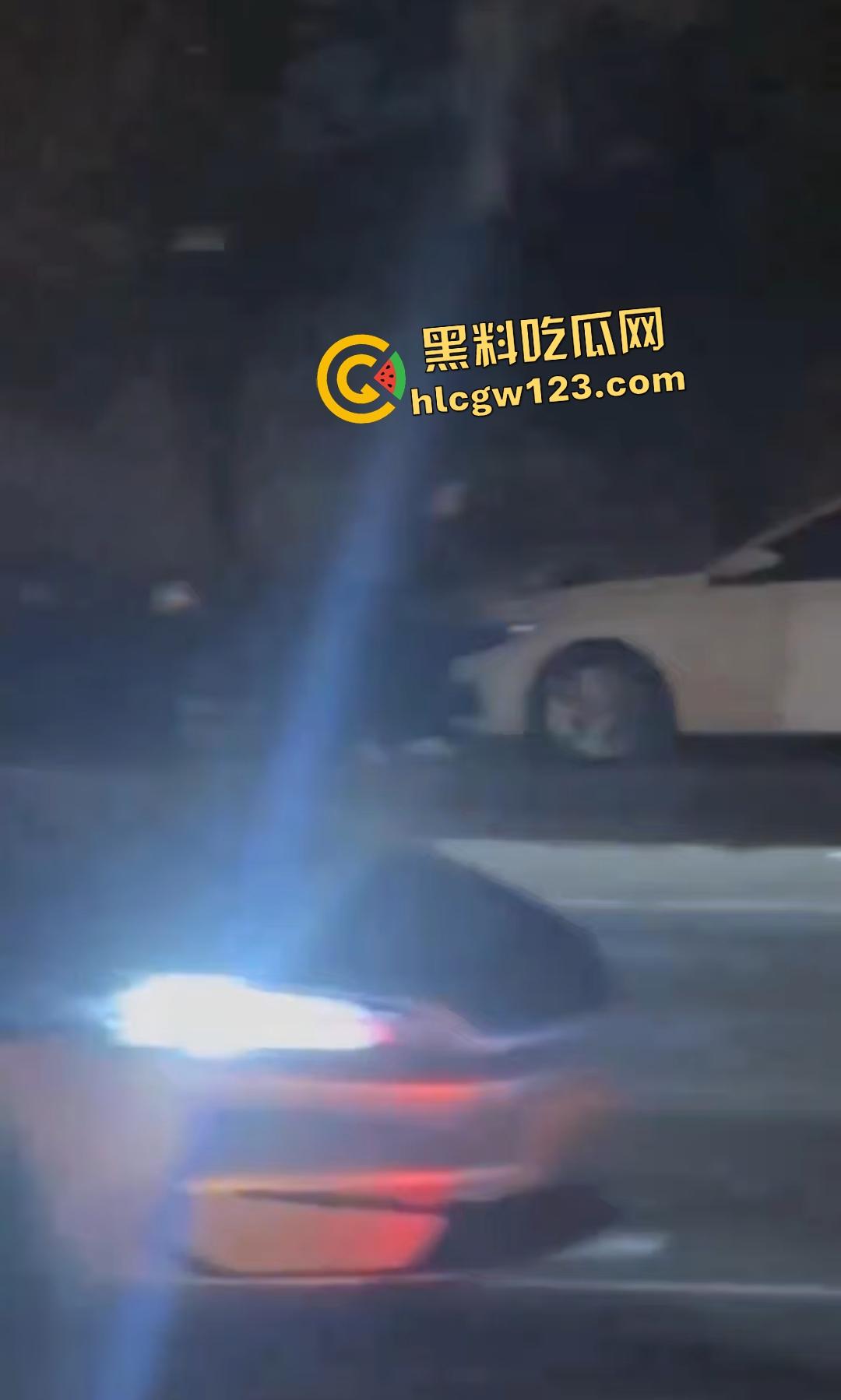 濮阳男子压女传教士猛干，淫叫快把车盖压塌了，淫水多的可以给车子洗个澡了！-8