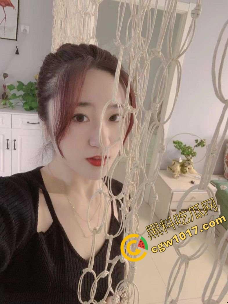 沈阳豪乳少妇【邓佳蕾】的淫荡诱惑：3P狂欢，狗绊式狂操，汁水四溅，欲仙欲死，疯狂放纵！-4